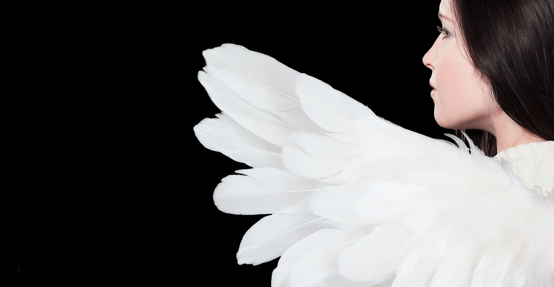 天使病とは 背中に羽が生える奇病は実在する 症状や対処法 イラスト